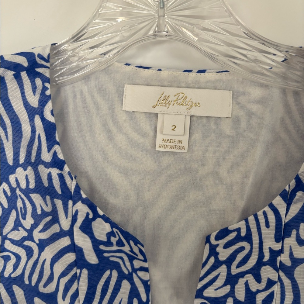 Lilly Pulitzer Blue and White Abstract Blouse
